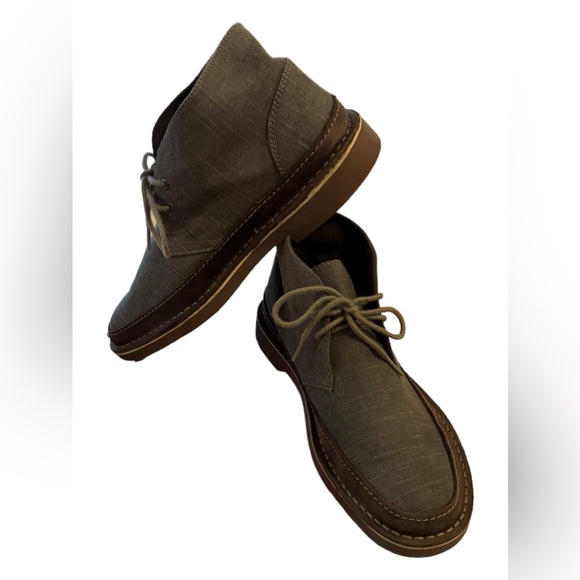 👞 CLARKS Men’s Desert Size 8M Taupe Suede Round Toe Chukka Ankle Boot - Picture 2 of 6